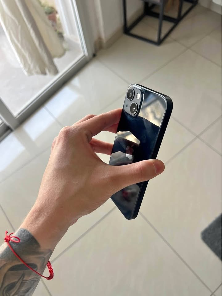 IPhone 13 (87% 128GB) recibo iphone menor $500.000