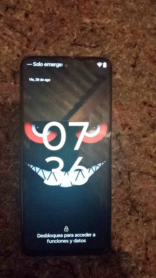 Vendo moto g15 el unico detalle esta en la parte de atrás