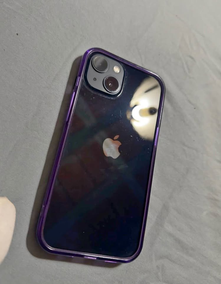 Vendo iPhone 13 impecable.