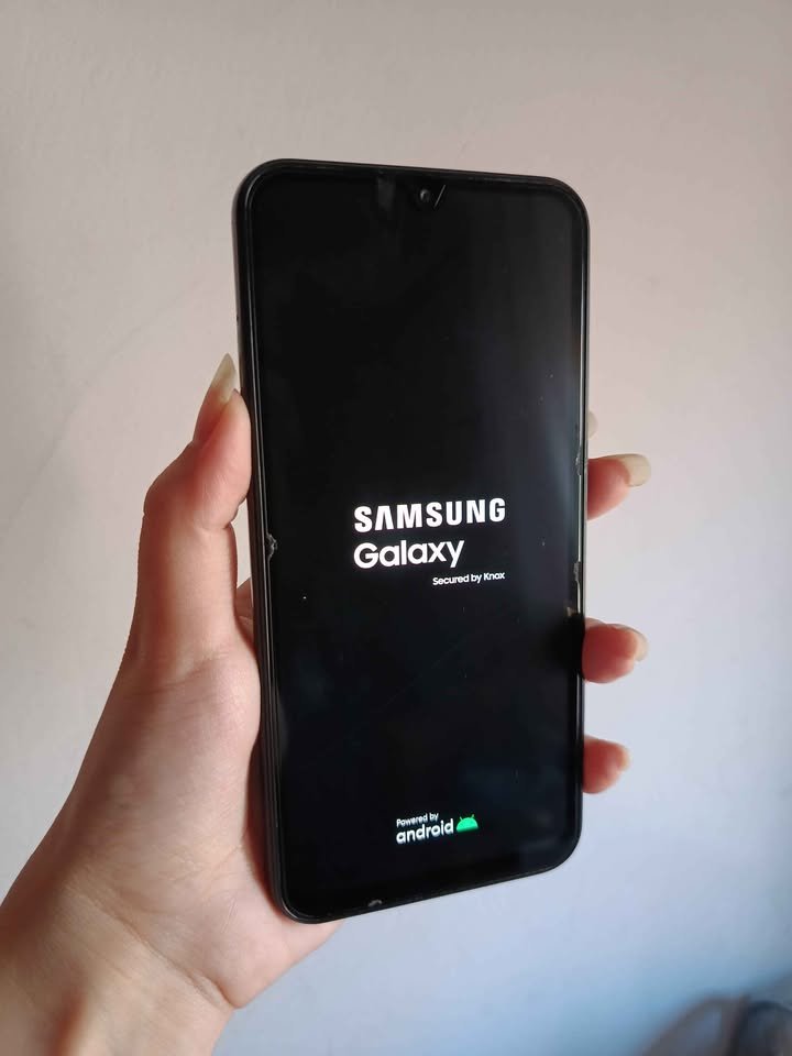 Vendo celulares Samsung a32 ,,a72,, y a24 todos usados, en perfectas condiciones…..