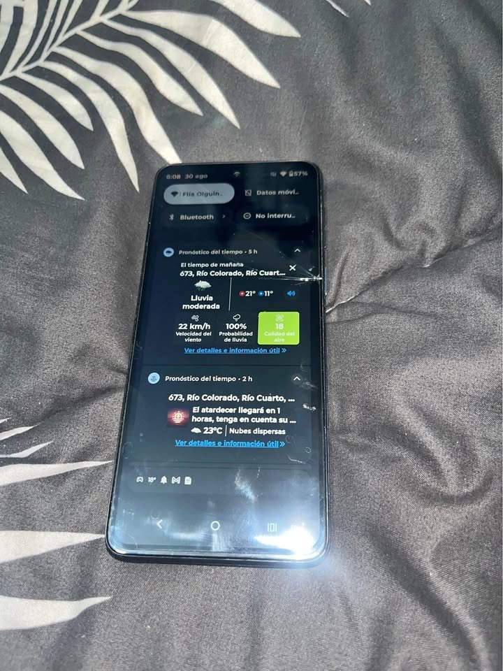 Vendo moto g54 de 128 gb y 8 de ram 1 mes de uso con caja completo