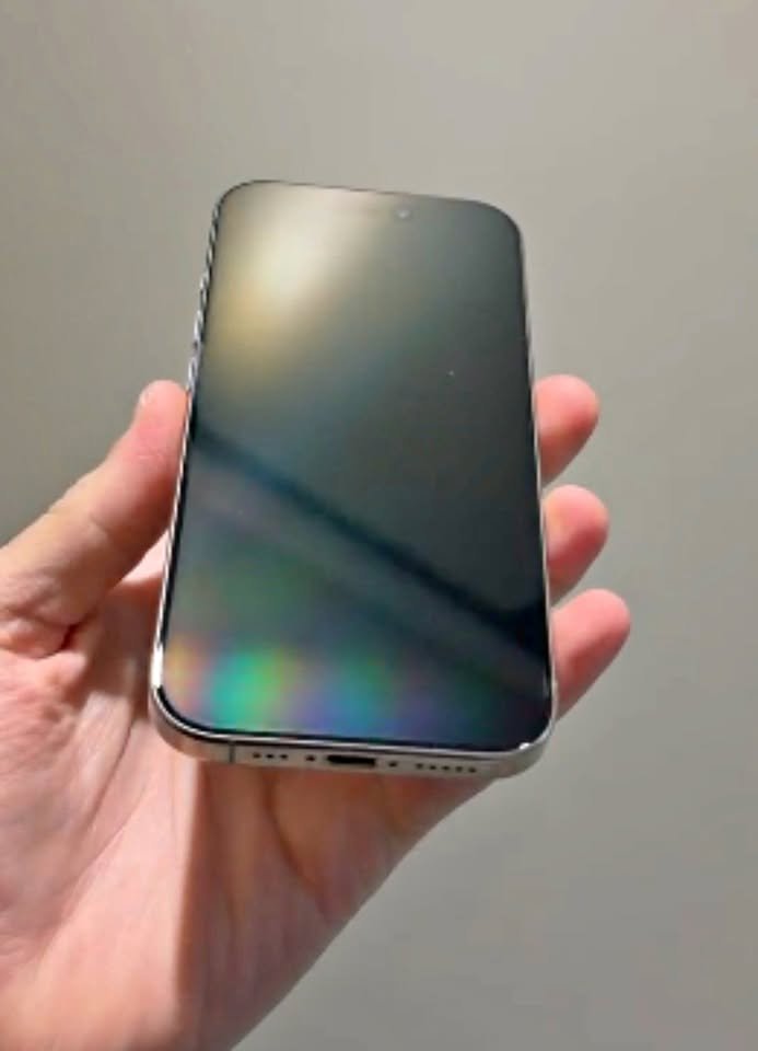 iPhone 16 Pro – 128 GB – 90% BATA – CON CAJA Y CABLE ORIGINAL