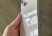 iphone 13 – 80% y 128GB – no le anda la selfie (pero si face id) 350mil (recibo menor)