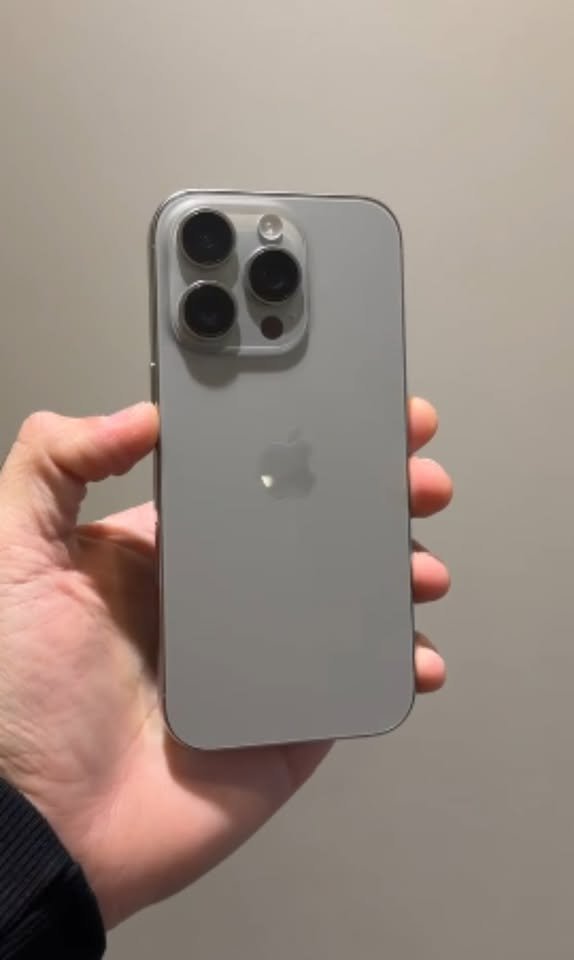 iPhone 16 Pro – 128 GB – 90% BATA – CON CAJA Y CABLE ORIGINAL