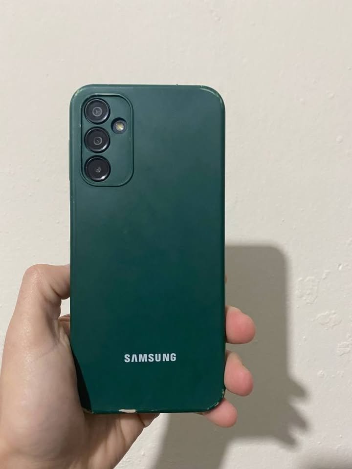 Vendo Samsung A14 impecable liberado d fabrica 128gb tiene su caja.llevo a domicilio si es necesario