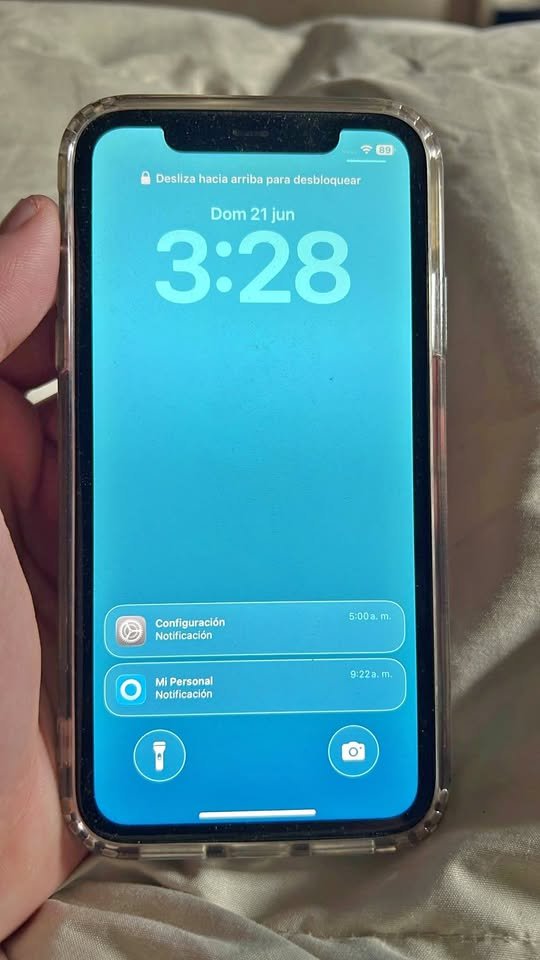 IPhone 11 – 128 gb Almacenamiento + Funda MagSafe