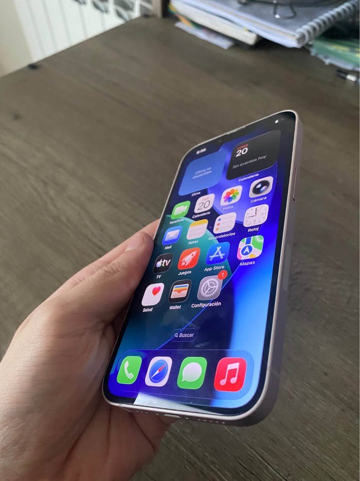 iphone 13 – 80% y 128GB – no le anda la selfie (pero si face id) 350mil (recibo menor)
