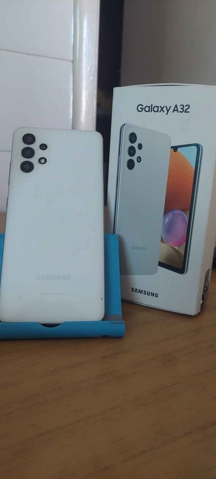 Vendo celulares Samsung a32 ,,a72,, y a24 todos usados, en perfectas condiciones…..