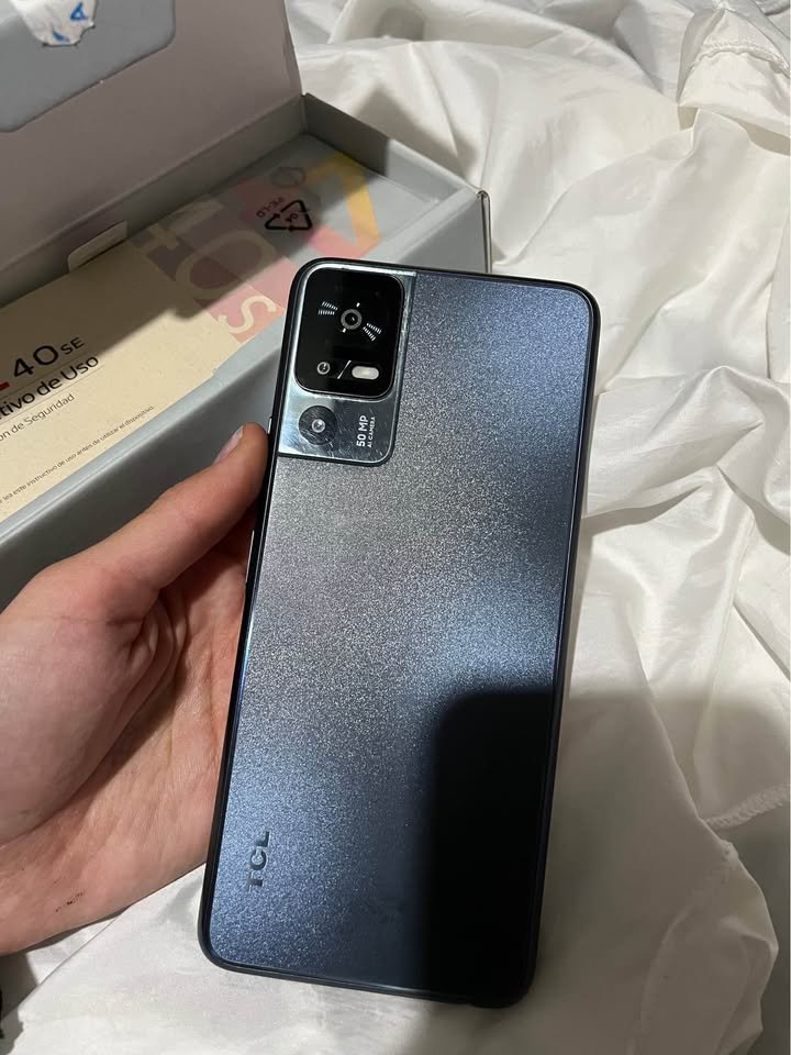 Tcl 40SE