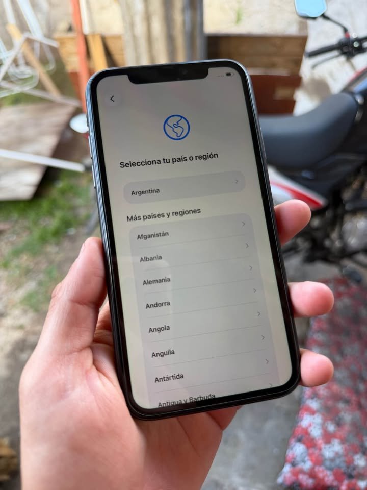 Vendo iPhone 11 Black 128gb 75% libre de todo !