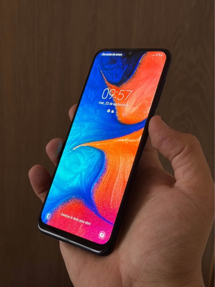 Vendo Samsung A20 libre 32gb 3ram huella , IMPECABLE, NO PERMUTO