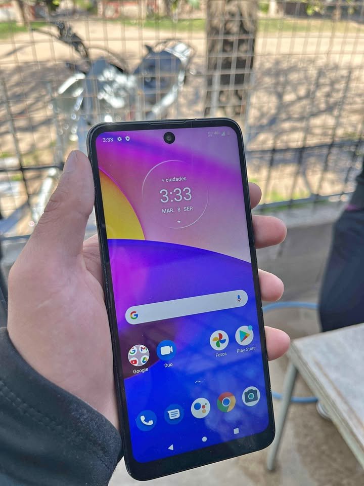 Vendo Motorola E40 liberado llevo domicilio