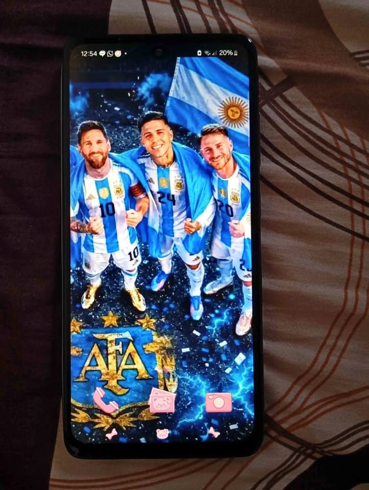 Vendo Galaxi A52, detalles a la vista, en exelente estado