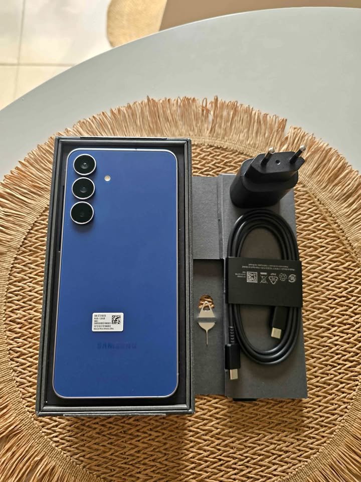 solo VENDO Samsung S25 FE NUEVO (PRECIO CHARLABLE)