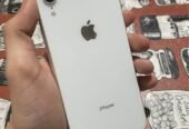 iPhone XR 128GB 83% Batería Liberado