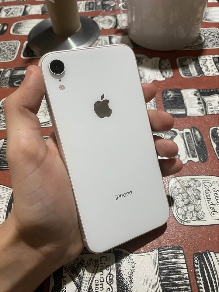 iPhone XR 128GB 83% Batería Liberado