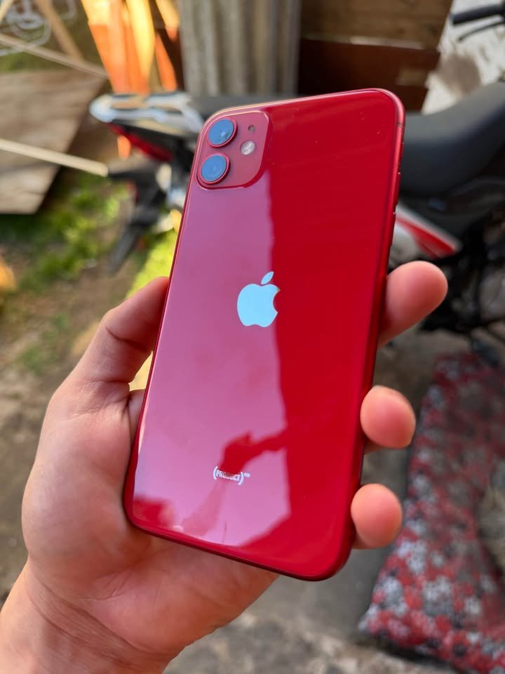 Vendo iPhone 11 Red 64gb 84% libre de todo !