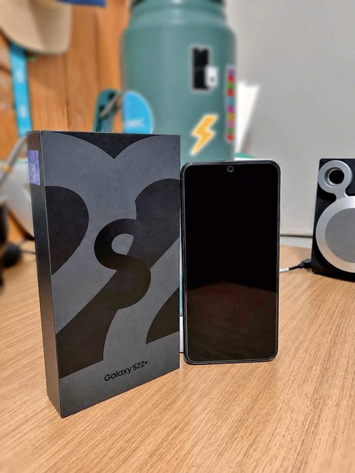 SAMSUNG S22 PLUS 256GB INTERNA Y 8GB RAM, IMPECABLE! NI UNA SOLA RAYA! GAMA ALTA