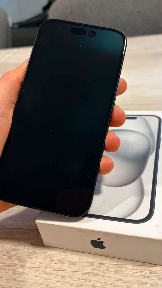 Vendo urgente iPhone 15