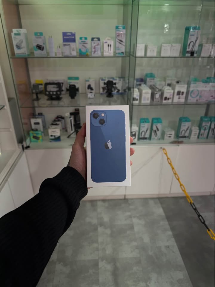 iPhone 13