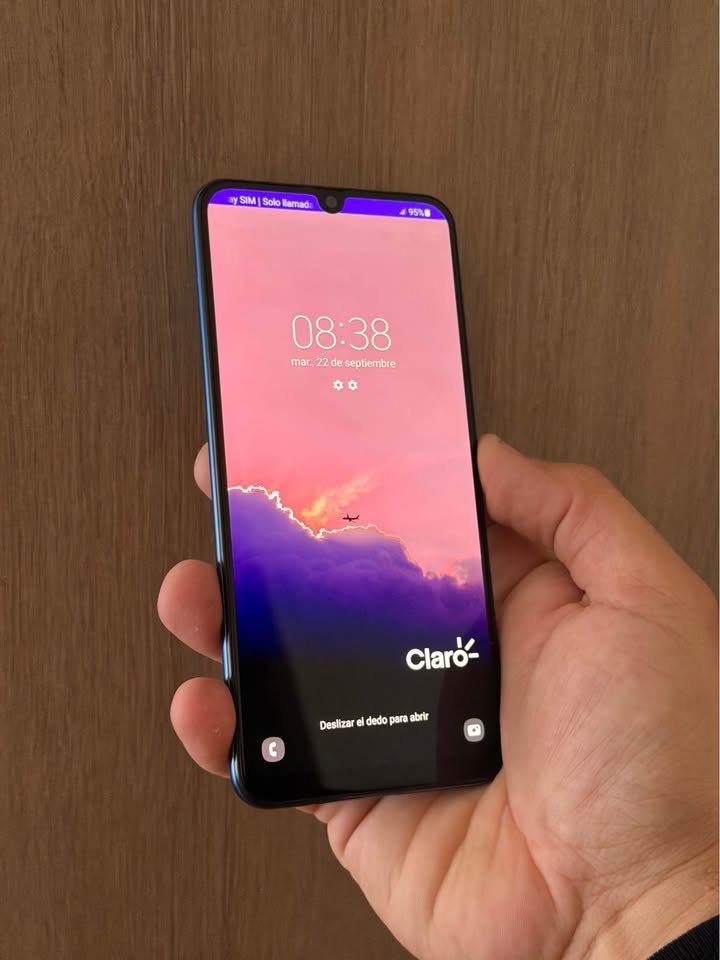 Vendo SAMSUNG A30 libre 32gb 3ram huella , IMPECABLE, NO PERMUTO