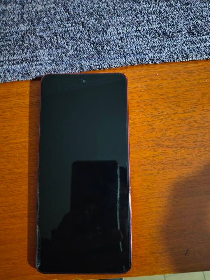 VENDO MOTO G86 5G LIBRE ESIM!!