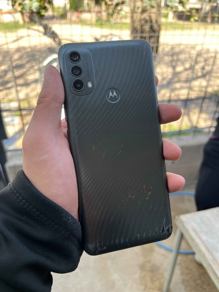 Vendo Motorola E40 liberado llevo domicilio