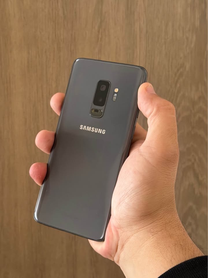 Vendo Samsung S9 plus libre 64gb 6ram NFC , MÍNIMO DETALLE VIDRIO , NO PERMUTO