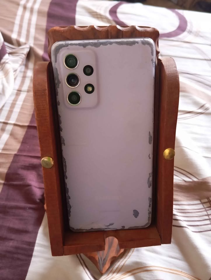 Vendo Galaxi A52, detalles a la vista, en exelente estado