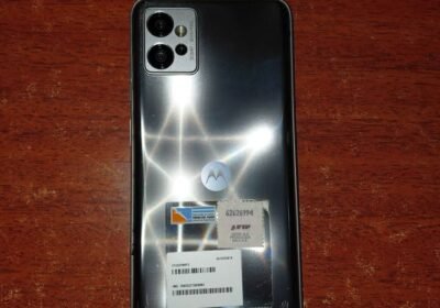 MOTO G32 IMPECABLE 128GB 4GB RAM. EN CAJA CON RECIBO DE COMPRA Y 2 FUNDAS. ESCUCHO OFERTAS