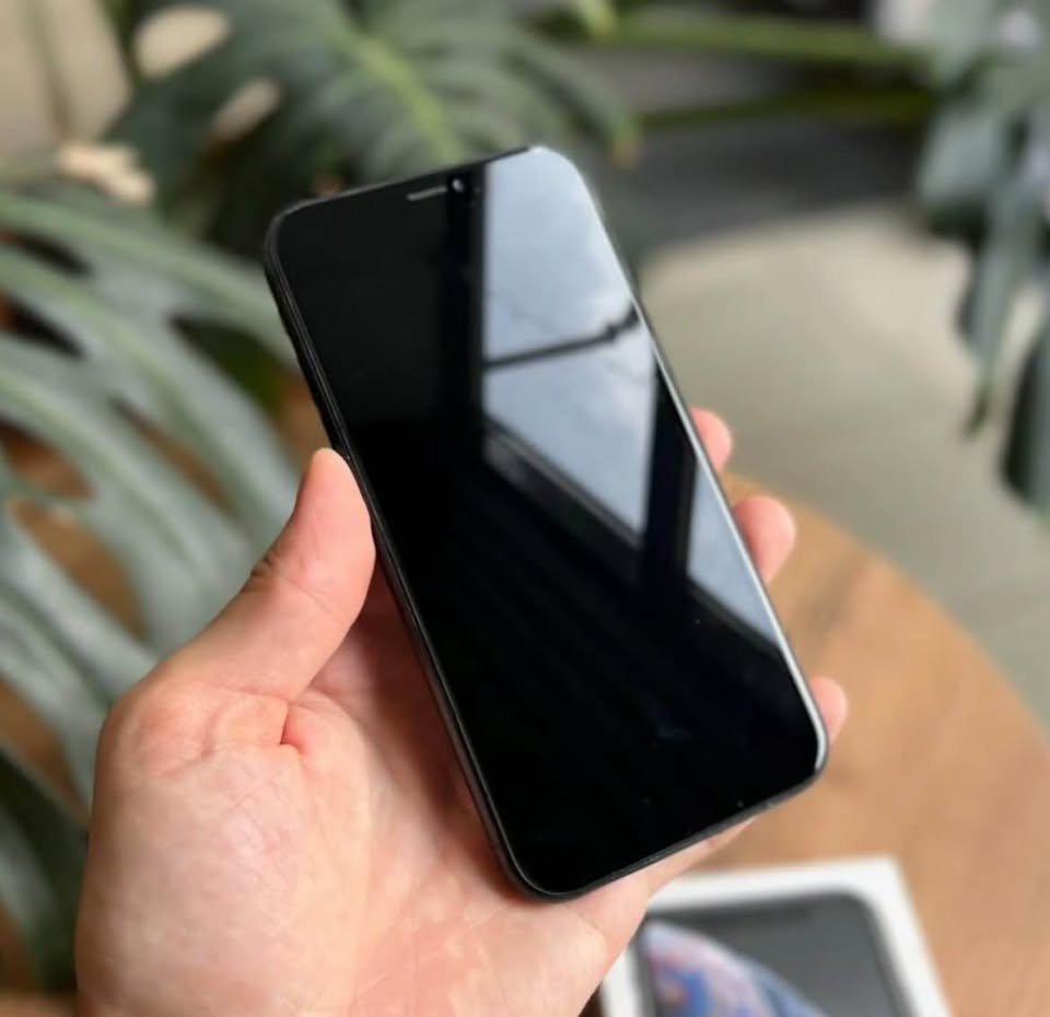 Vendo iPhone XR (77%) 64GB (recibo iphone menor) 200mil sin detalmes