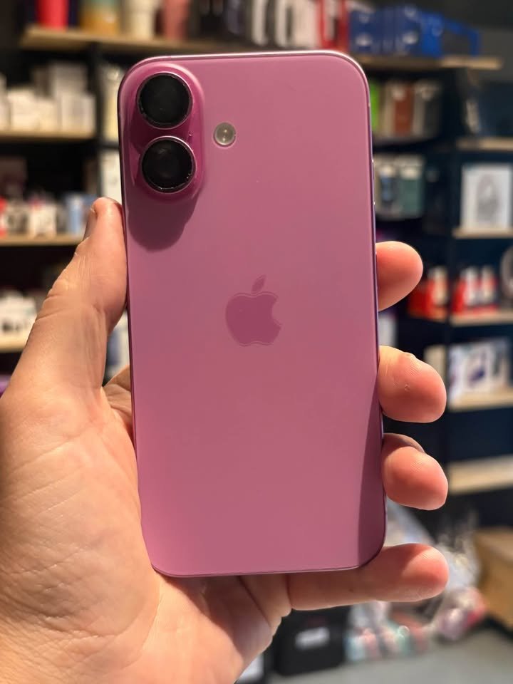 11 pro Max gris 256gb 71%🔋. (230usd) 12 azul 128gb. 91%🔋. (240usd) 16lila 128gb. 93%🔋630usd