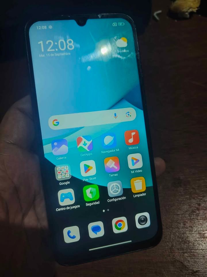 Redmi 15c 📱 256 GB de almacenamiento ✅ Libre de fabrica ✅ detalle aveces se tilda nosé pqué CABA 📍