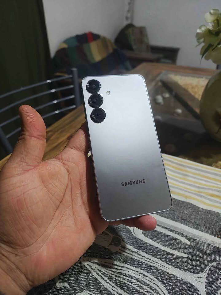 Samsung S25