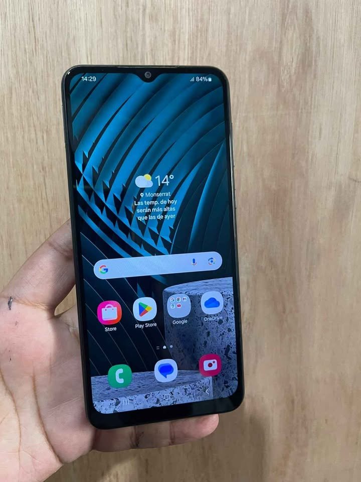 Samsung A02 libre de fabrica (único detalle la pantalla)