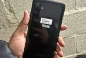 Vendo Samsung a04e 64 gb estéticamente impecable (no funciona wifi) en caja con su cargador