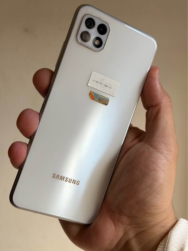 Vendo Samsung A22 libre 5G LIBRE MÍNIMO DETALLE VIDRIO , NO PERMUTO