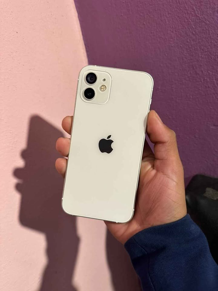 iPhone 12 128gb batería al 80🔋