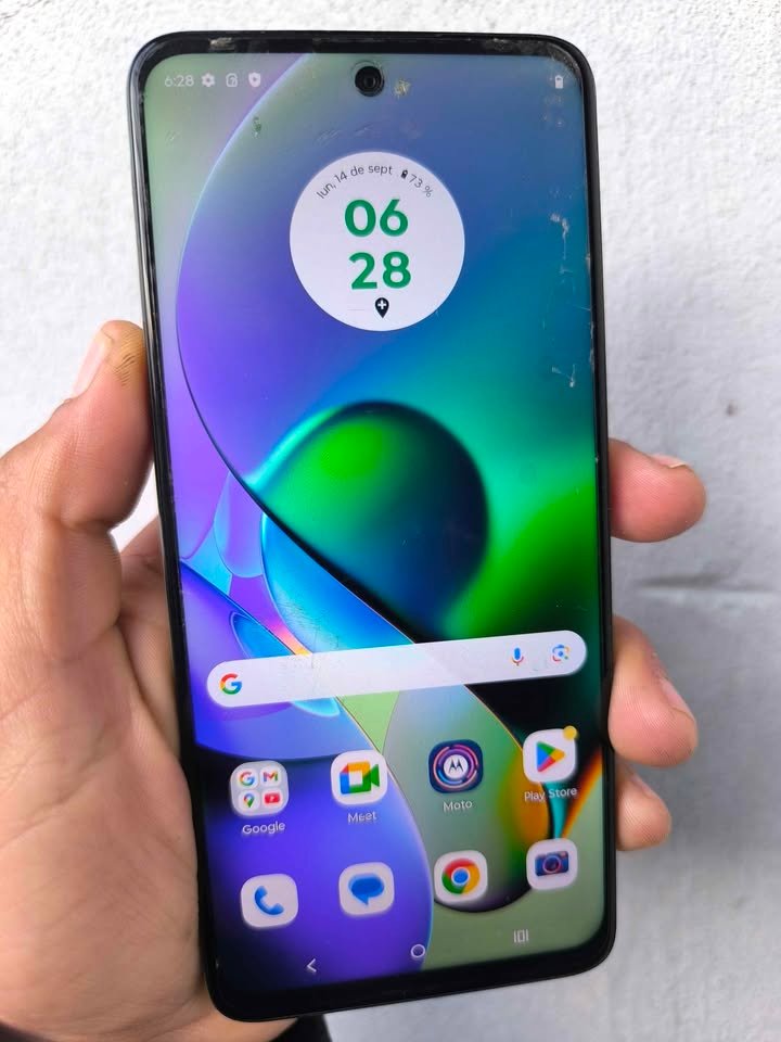 Motorola g54 5g solo a wi-fi, está impecable sin detalles Tiene 128gb 6 de ram, doble camaras de 50