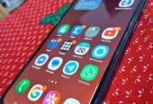 Vendo Samsung a15 con dos fundas de regalo azul y rosa