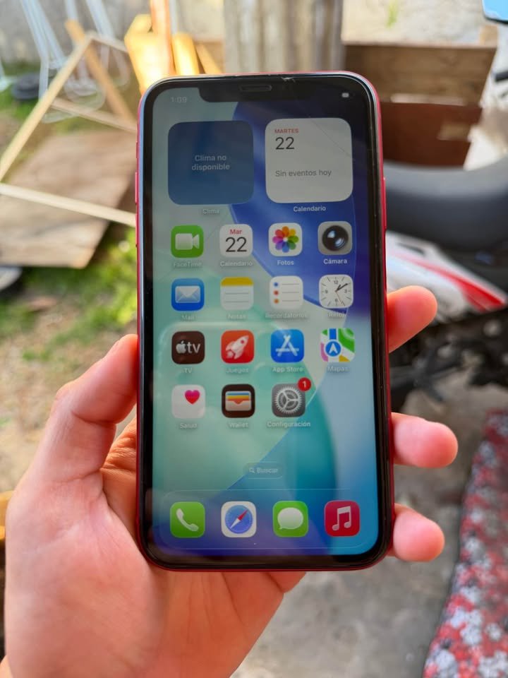 Vendo iPhone 11 Red 64gb 84% libre de todo !