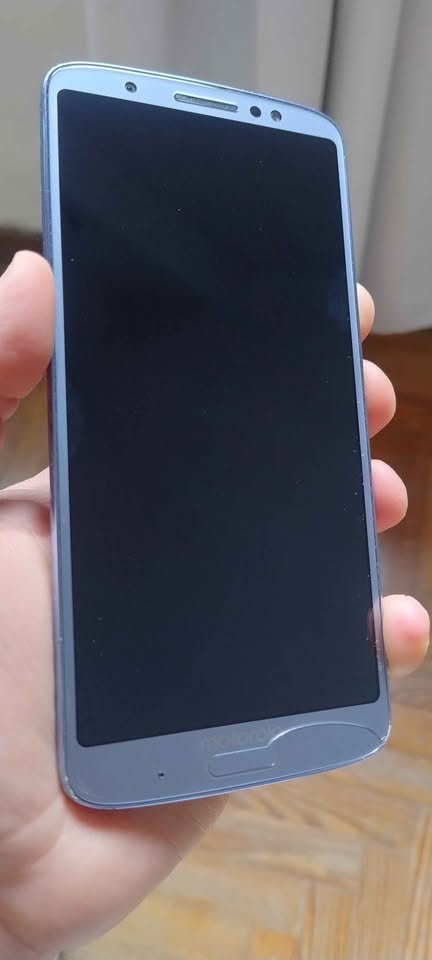 Motorola G6 Plus 4/64 buen estado libre. Ver fotos.