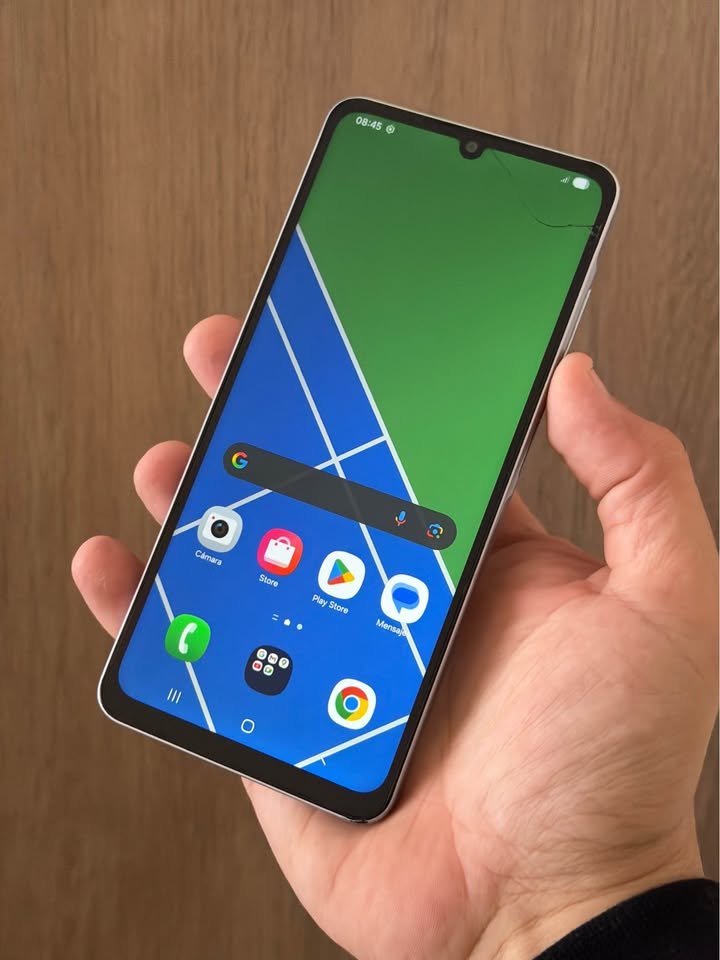 Vendo Samsung A06 libre 128gb 4ram , MÍNIMO DETALLE VIDRIO , NO PERMUTO