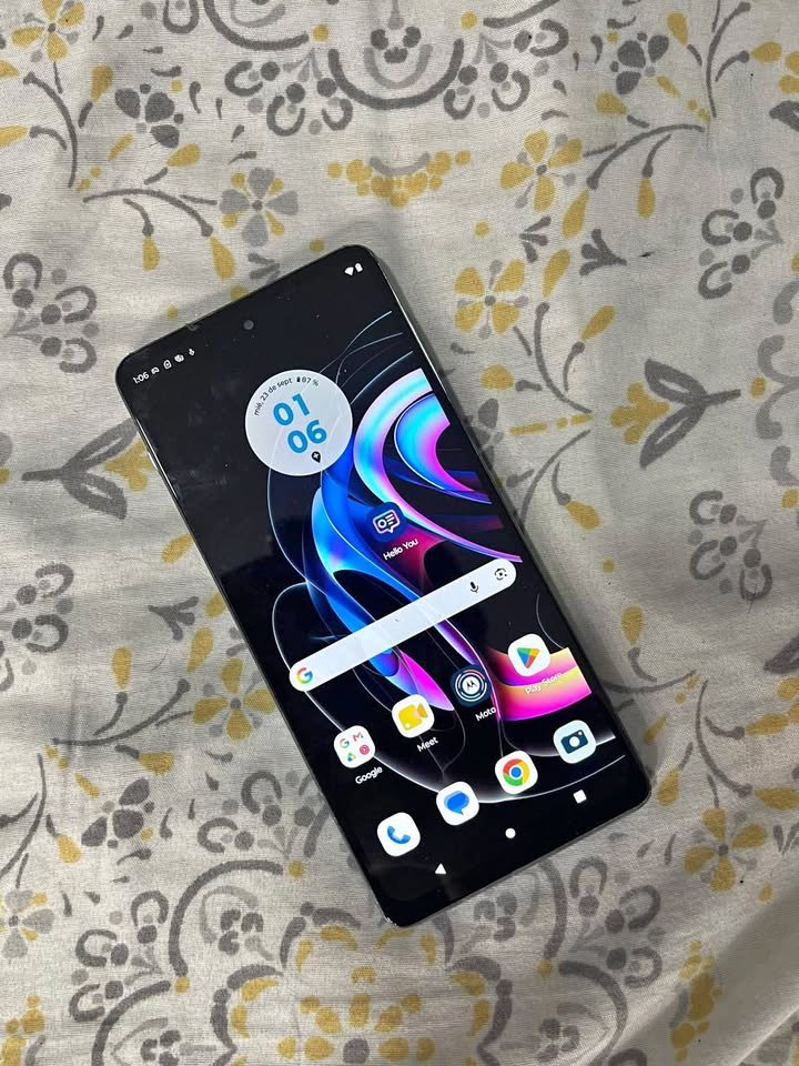 Vendo Motorola edge 20pro , liberado único detalle la tapa trasera pero no afecta su funcionamiento