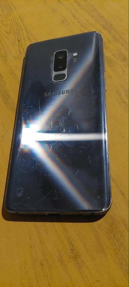 vendo+o+permuto+por+otro+celular+es+un+Samsung+S9+plus+es+liberado+tiene+detalle+en+pantalla+no+afec