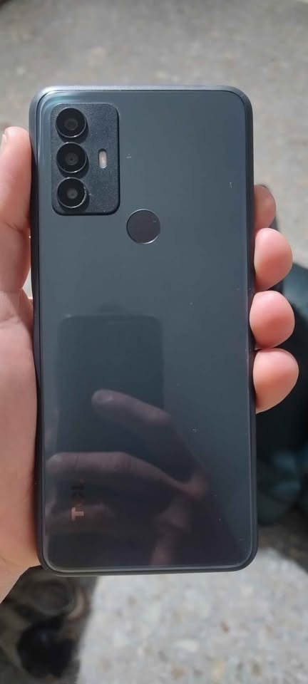 TCL 30 SE 4/128 impecable, completo, libre de origen ( sin caja).