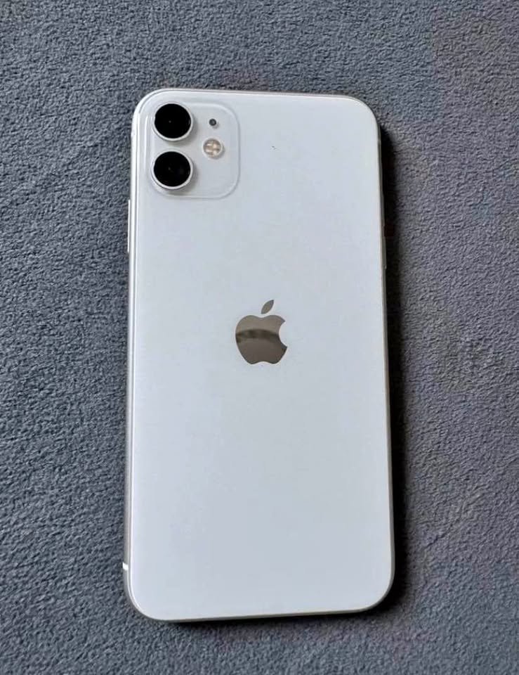 iPhone 11 128GB 82% batería