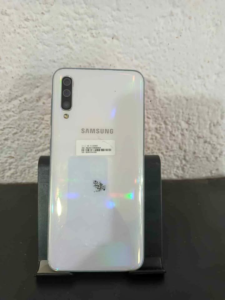 Vendo Samsung a50 liberado 100mil pesos