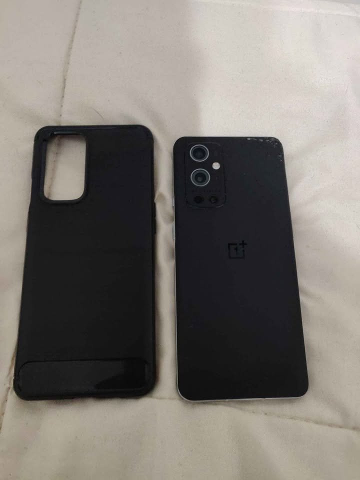 OnePlus 9 pro vendo o permuto 256gb y 12gb ram completo