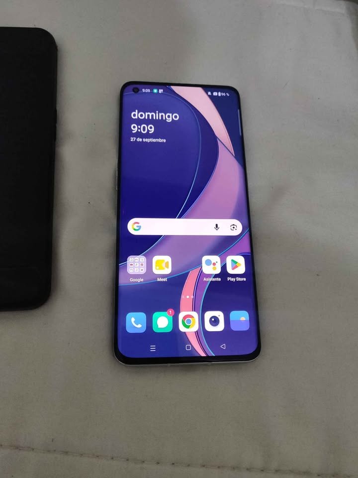 OnePlus 9 pro vendo o permuto 256gb y 12gb ram completo